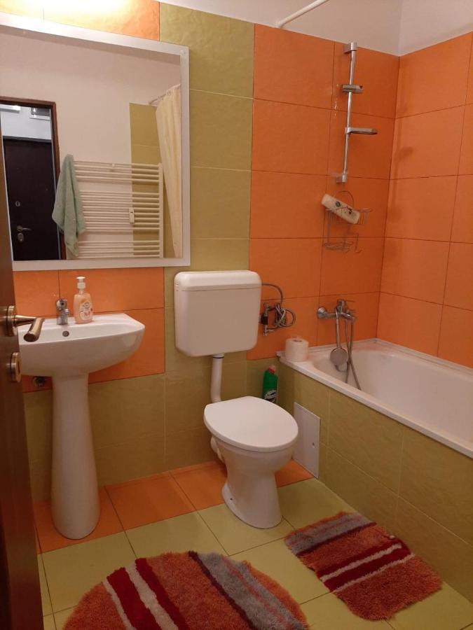 Arad Chic Apartament Uta Exterior foto